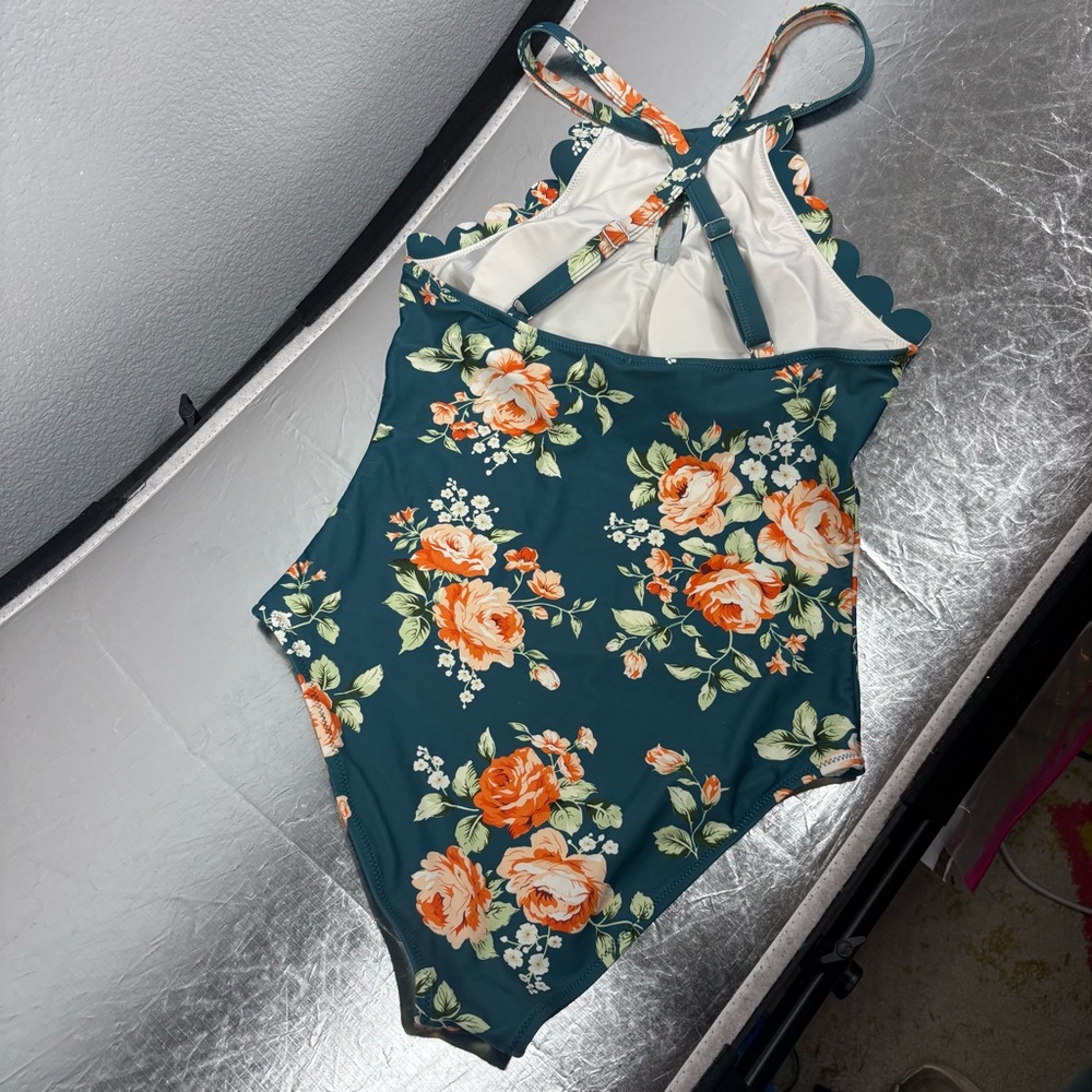 Cupshe Teal Floral Scalloped One Piece Swimsuit - Picture 4 of 13